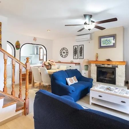 Casa En La Playa Con Piscinas A Holiday home *