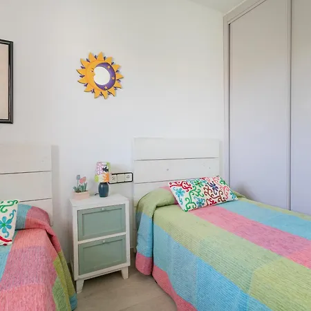 Casa En La Playa Con Piscinas A Feriehus