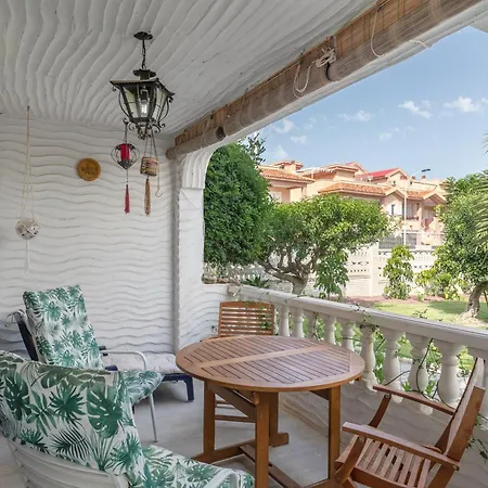 Casa En La Playa Con Piscinas A Feriehus Puerto Marino
